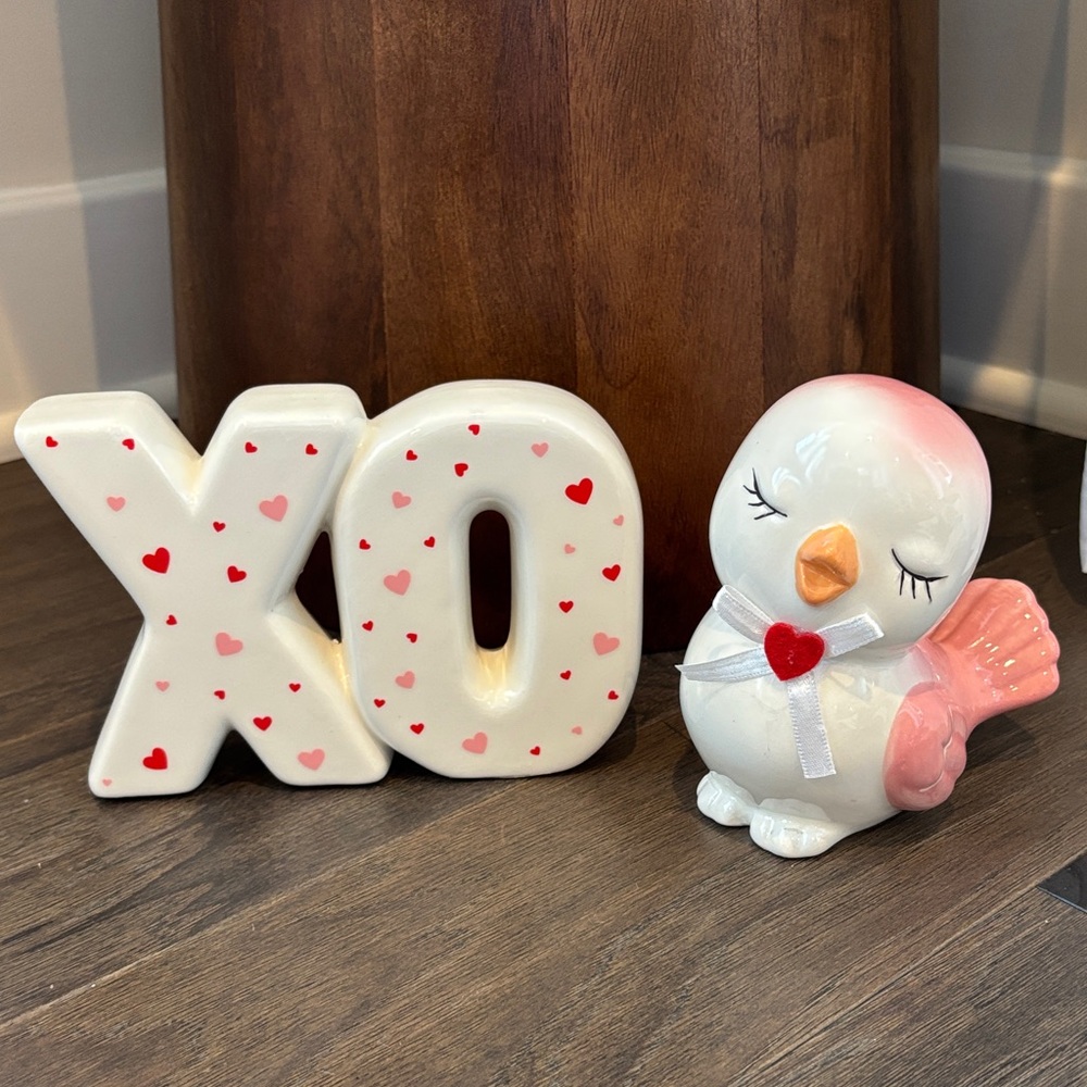 Hobby Lobby High Glaze Ceramic Valentine table top, XO, & bird, hearts,LOVE